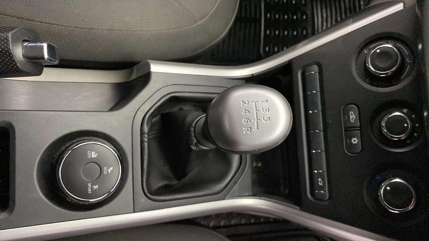 2019 Tata NEXON XM PETROL, Petrol, Manual, 49,666 km, Gear Lever