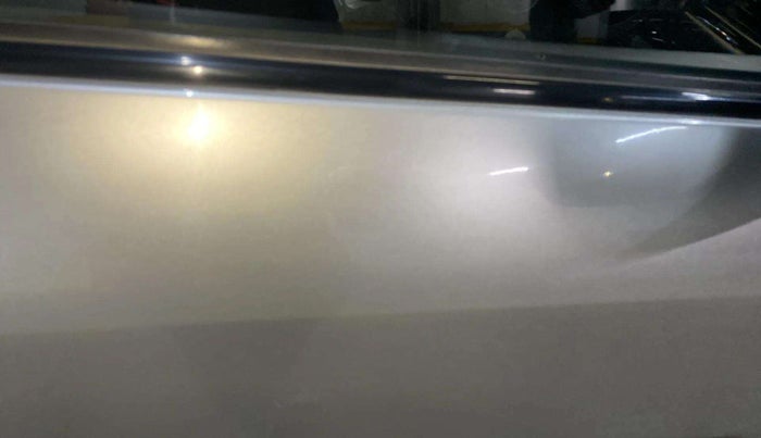 2014 Maruti Swift VXI, Petrol, Manual, 73,798 km, Driver-side door - Minor scratches