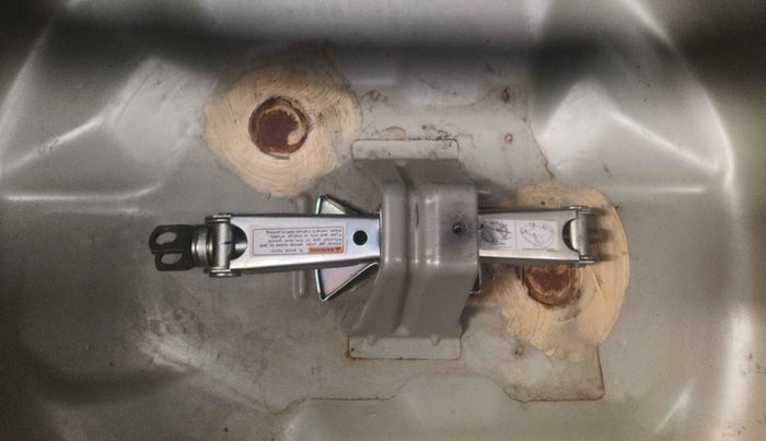 2014 Maruti Swift VXI, Petrol, Manual, 73,798 km, Boot floor - Slight discoloration
