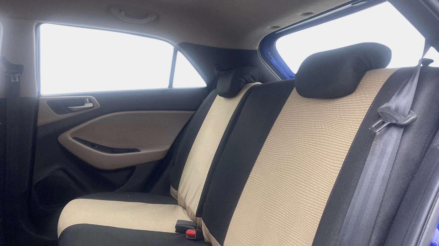 2015 Hyundai Elite i20 ASTA 1.2, Petrol, Manual, 73,261 km, Right Side Rear Door Cabin