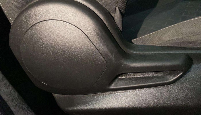 2021 Tata NEXON XM SUNROOF PETROL, Petrol, Manual, 39,437 km, Driver Side Adjustment Panel