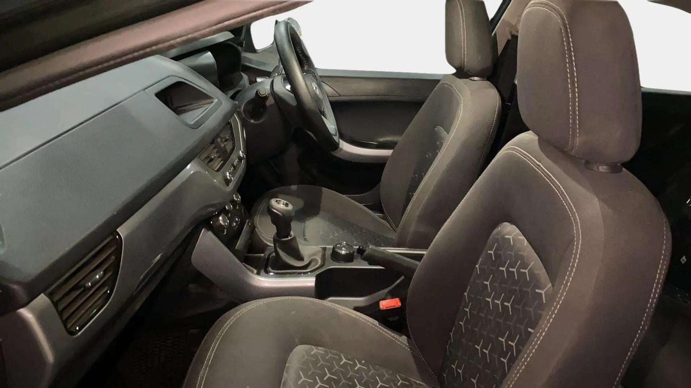 2021 Tata NEXON XM SUNROOF PETROL, Petrol, Manual, 39,498 km, Right Side Front Door Cabin