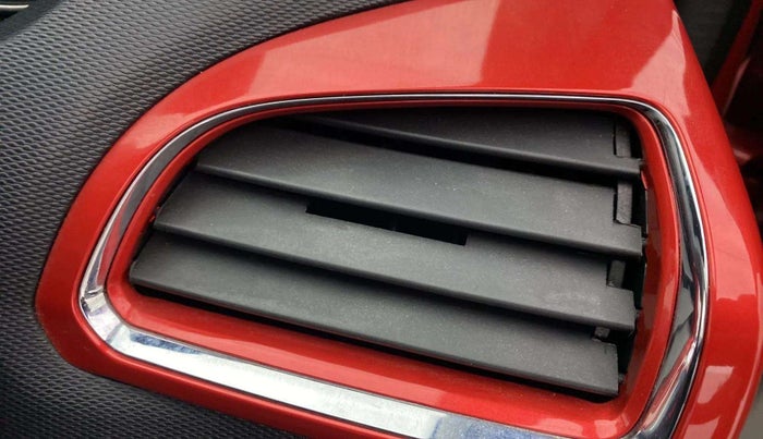 2019 Tata Tiago XZA PLUS PETROL, Petrol, Automatic, 50,984 km, AC Unit - Front vent has minor damage