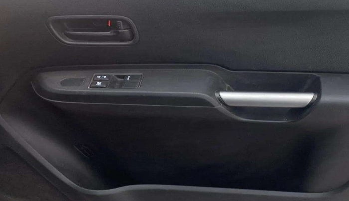 2021 Maruti IGNIS SIGMA 1.2, Petrol, Manual, 30,005 km, Driver Side Door Panels Control