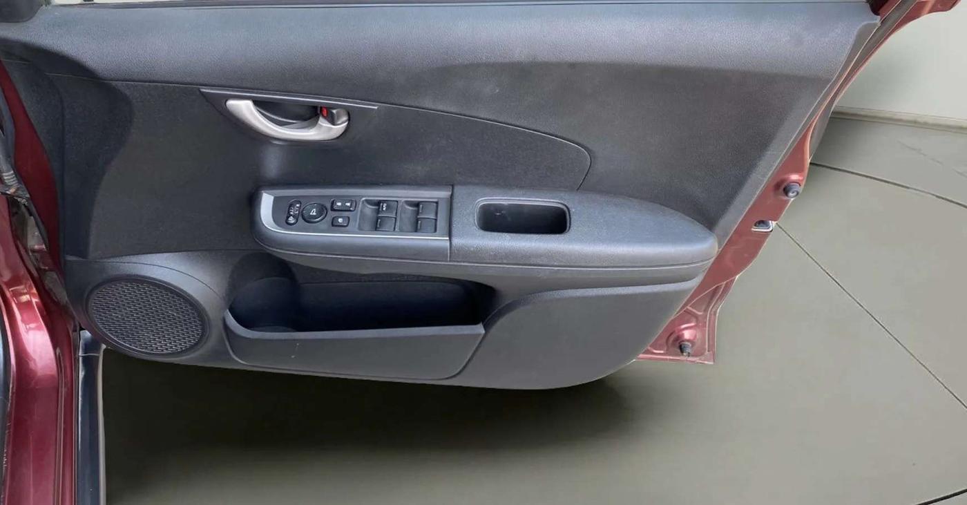 2018 Honda BR-V 1.5L I-VTEC V, Petrol, Manual, 25,169 km, Driver Side Door Panels Control