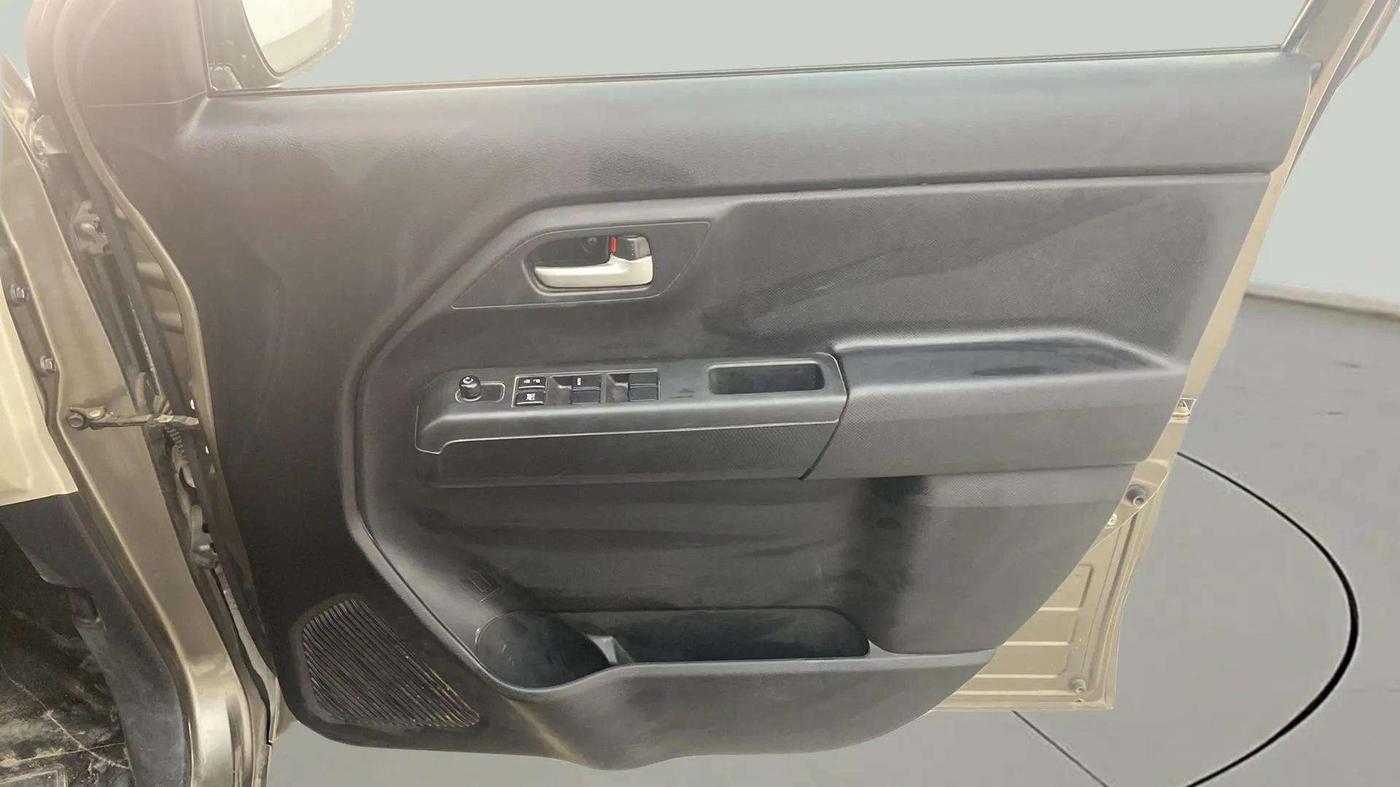 2019 Maruti New Wagon-R VXI 1.2, Petrol, Manual, 32,280 km, Driver Side Door Panels Control