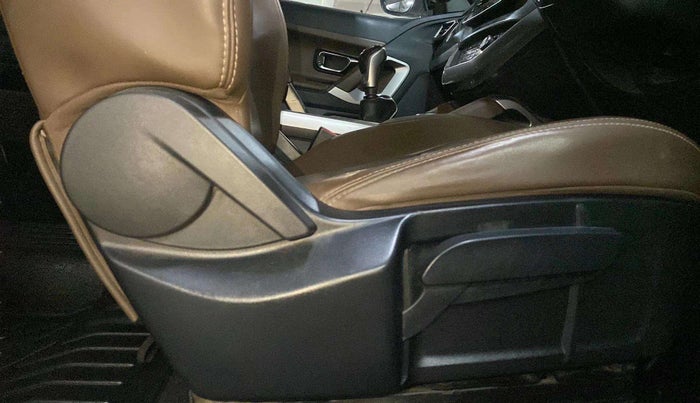 2019 Tata Harrier XZ 2.0L, Diesel, Manual, 1,00,231 km, Driver Side Adjustment Panel