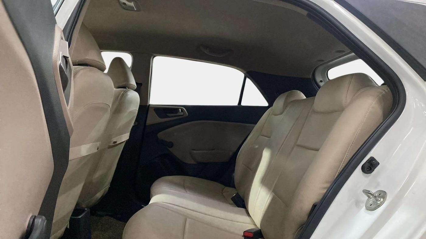 2017 Hyundai Elite i20 ERA 1.2, Petrol, Manual, 16,566 km, Right Side Rear Door Cabin