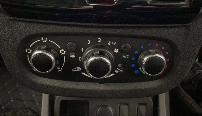 2019 Renault Duster RXS OPT CVT, Petrol, Automatic, 37,475 km, AC Unit - Directional switch has minor damage