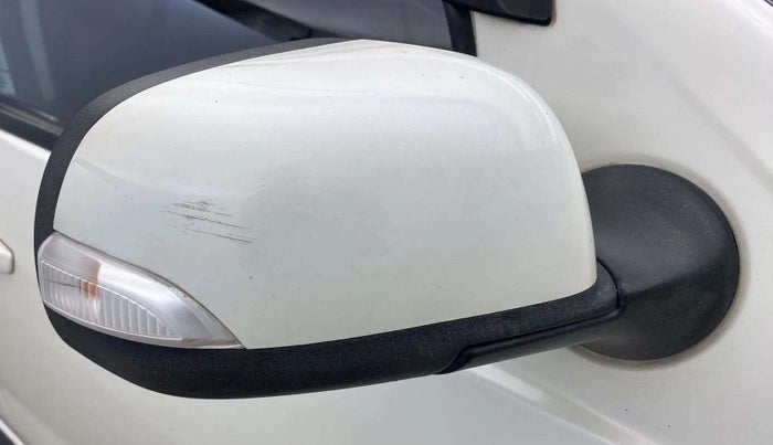 2019 Renault Duster RXS OPT CVT, Petrol, Automatic, 37,475 km, Right rear-view mirror - Minor scratches