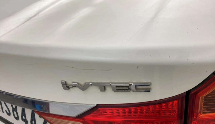 2017 Honda City 1.5L I-VTEC V MT, Petrol, Manual, 33,408 km, Dicky (Boot door) - Minor scratches