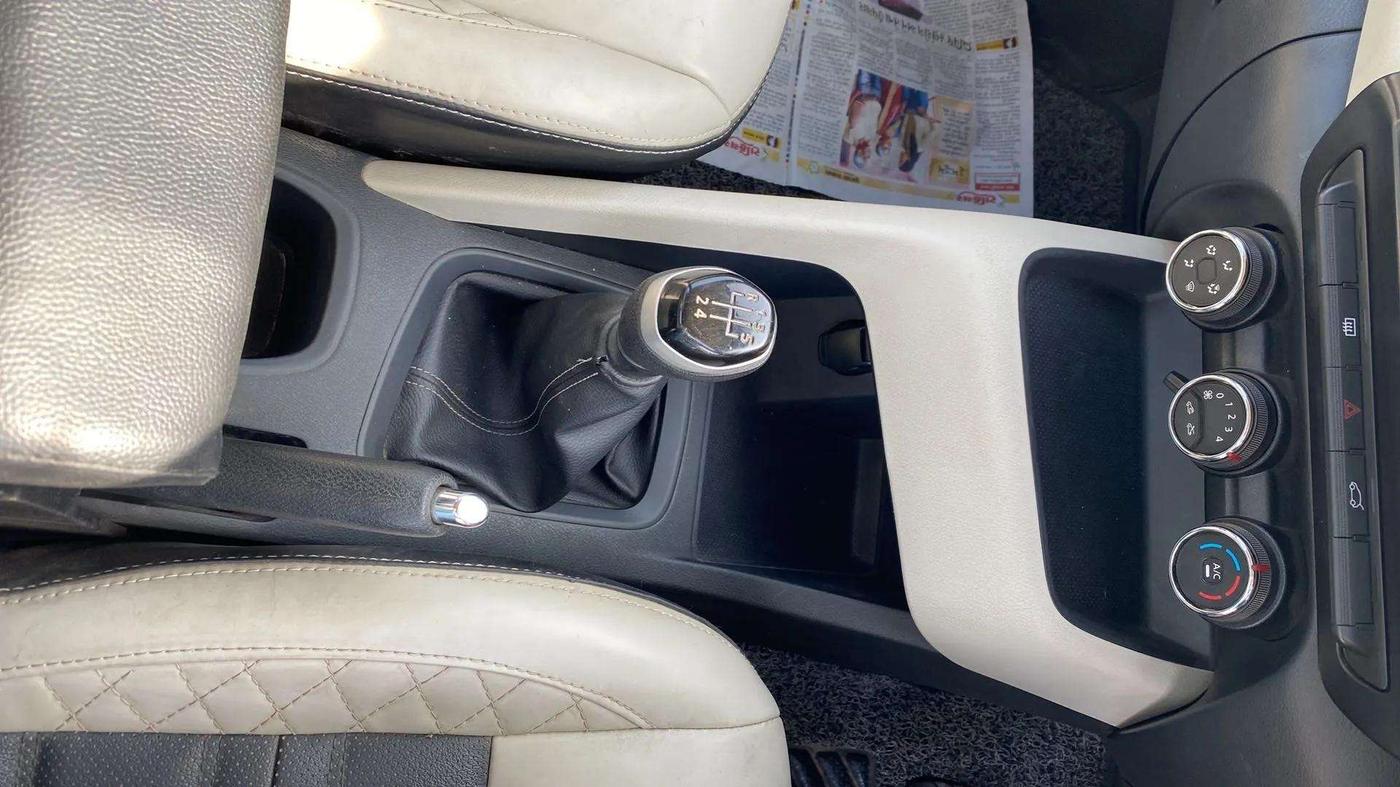 2021 Nissan MAGNITE XE, Petrol, Manual, 22,988 km, Gear Lever