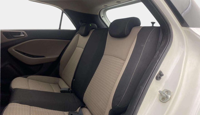 2016 Hyundai Elite i20 ASTA 1.2 (O), Petrol, Manual, 66,426 km, Right Side Rear Door Cabin