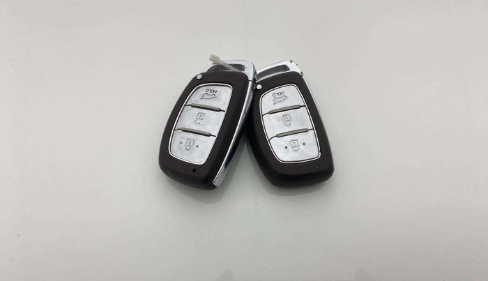 2016 Hyundai Elite i20 ASTA 1.2 (O), Petrol, Manual, 66,426 km, Key Close Up
