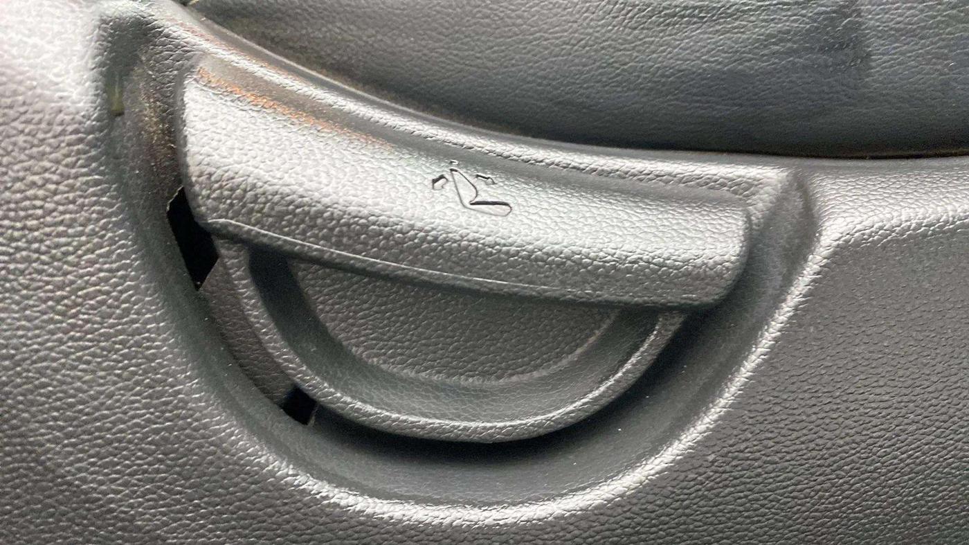 2018 Hyundai Grand i10 MAGNA AT 1.2 KAPPA VTVT, Petrol, Automatic, 37,750 km, Driver Side Adjustment Panel