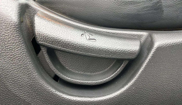 2018 Hyundai Grand i10 MAGNA AT 1.2 KAPPA VTVT, Petrol, Automatic, 37,750 km, Driver Side Adjustment Panel