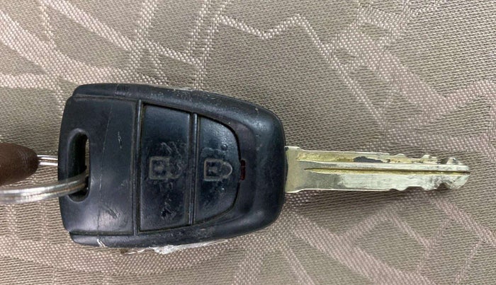 2018 Hyundai Grand i10 MAGNA AT 1.2 KAPPA VTVT, Petrol, Automatic, 37,750 km, Key Close Up