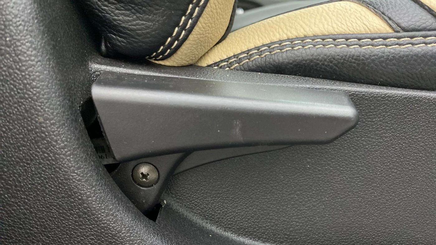 2019 Tata Tiago XZ PETROL, Petrol, Manual, 26,271 km, Driver Side Adjustment Panel