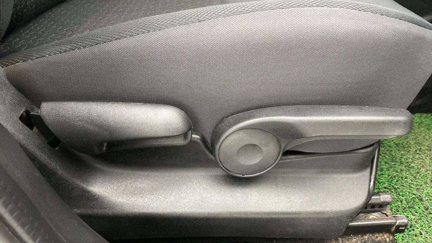 2020 Maruti Vitara Brezza ZXI PLUS, Petrol, Manual, 50,141 km, Driver Side Adjustment Panel