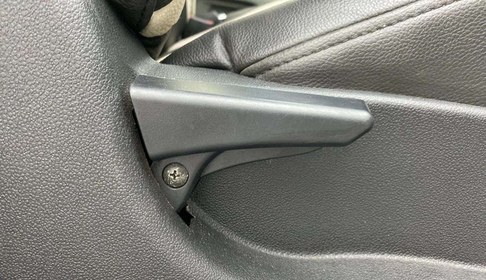 2017 Tata Tiago XT PETROL, Petrol, Manual, 60,365 km, Driver Side Adjustment Panel
