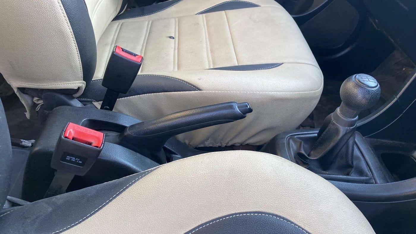 2013 Maruti Swift LXI, Petrol, Manual, 70,651 km, Gear Lever