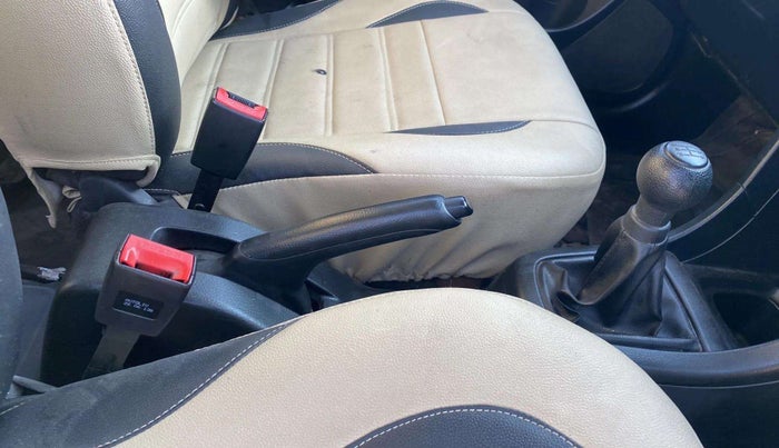 2013 Maruti Swift LXI, Petrol, Manual, 70,651 km, Gear Lever