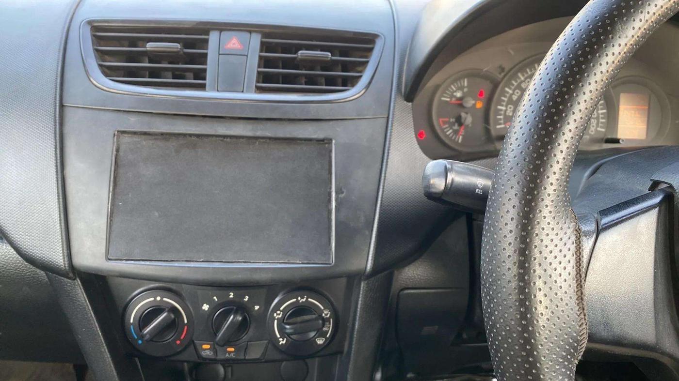 2013 Maruti Swift LXI, Petrol, Manual, 70,651 km, Air Conditioner