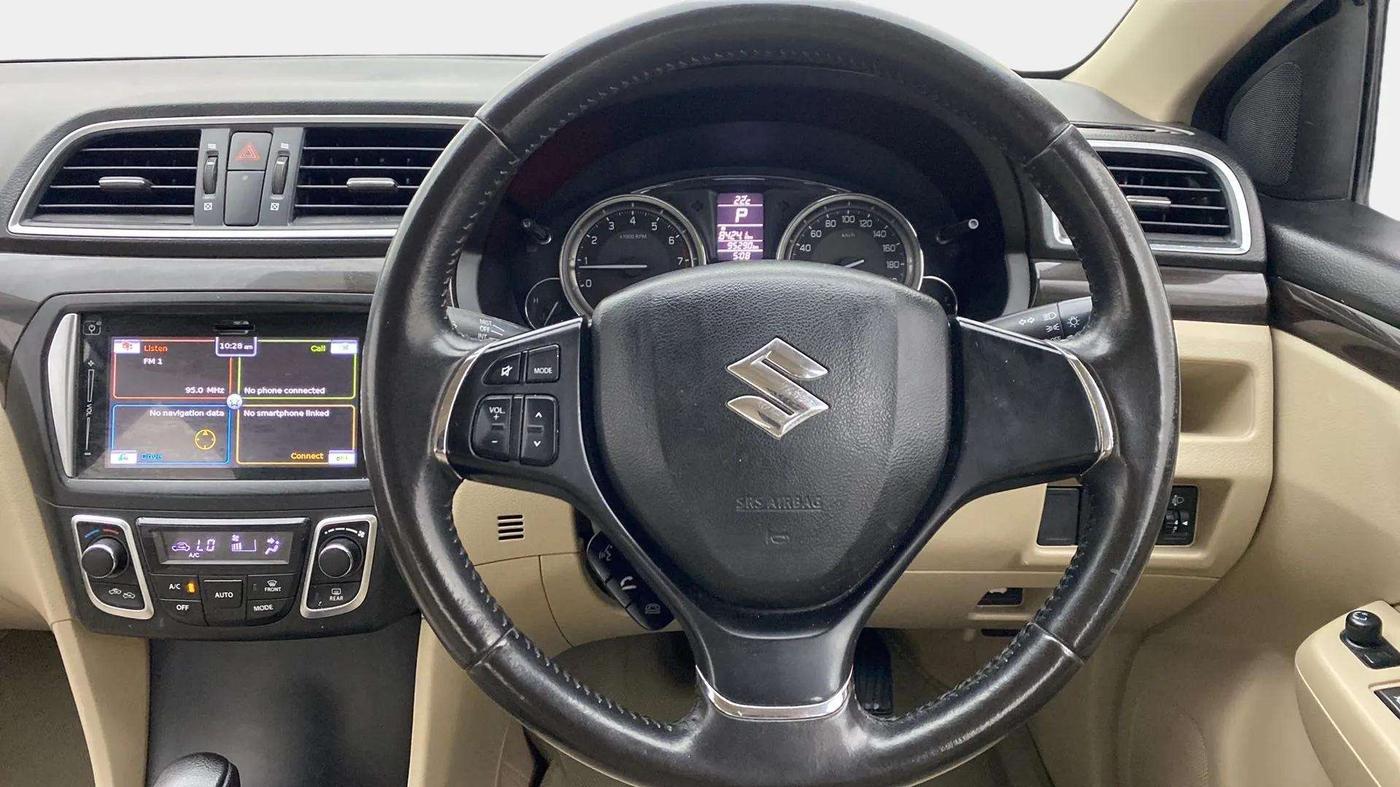 2016 Maruti Ciaz ZXI+ AT, Petrol, Automatic, 95,269 km, Steering Wheel Close Up