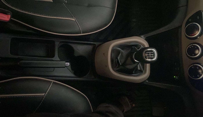 2016 Hyundai Grand i10 SPORTZ 1.2 KAPPA VTVT, CNG, Manual, 99,873 km, Gear Lever