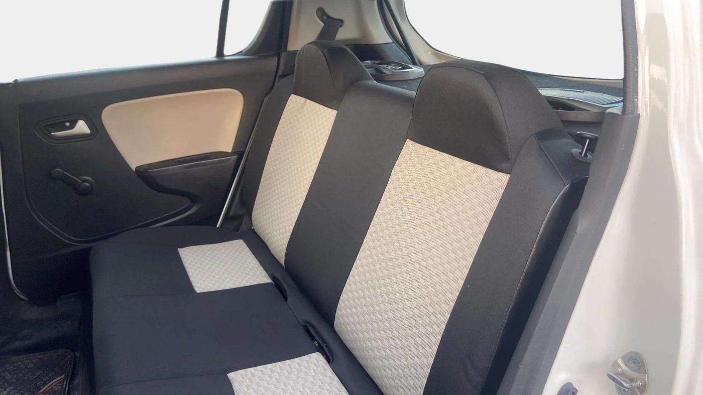 2019 Maruti Alto LXI, Petrol, Manual, 89,410 km, Right Side Rear Door Cabin