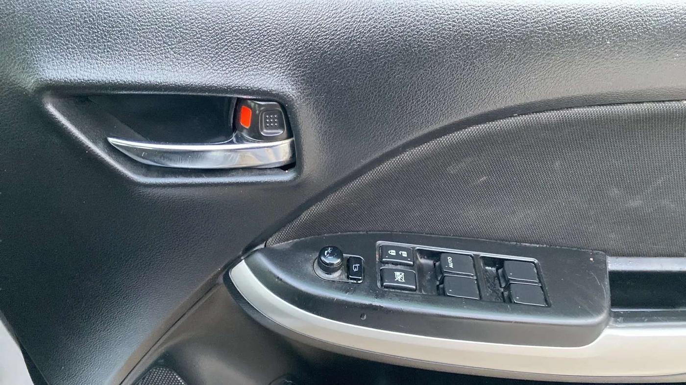 2017 Maruti Baleno ZETA CVT PETROL 1.2, Petrol, Automatic, 31,675 km, Driver Side Door Panels Control