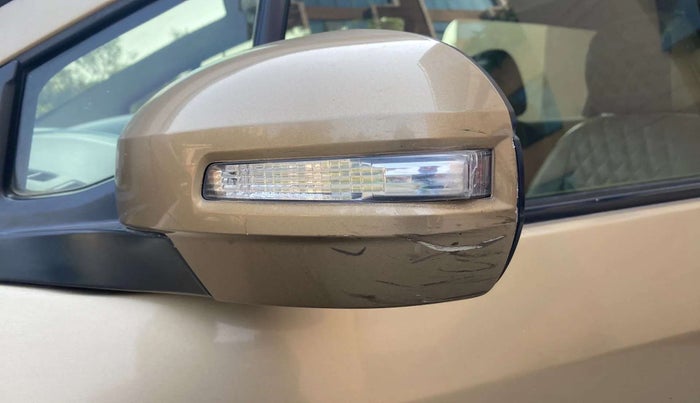 2016 Maruti Ertiga VXI, Petrol, Manual, 62,744 km, Left rear-view mirror - Indicator light has minor damage