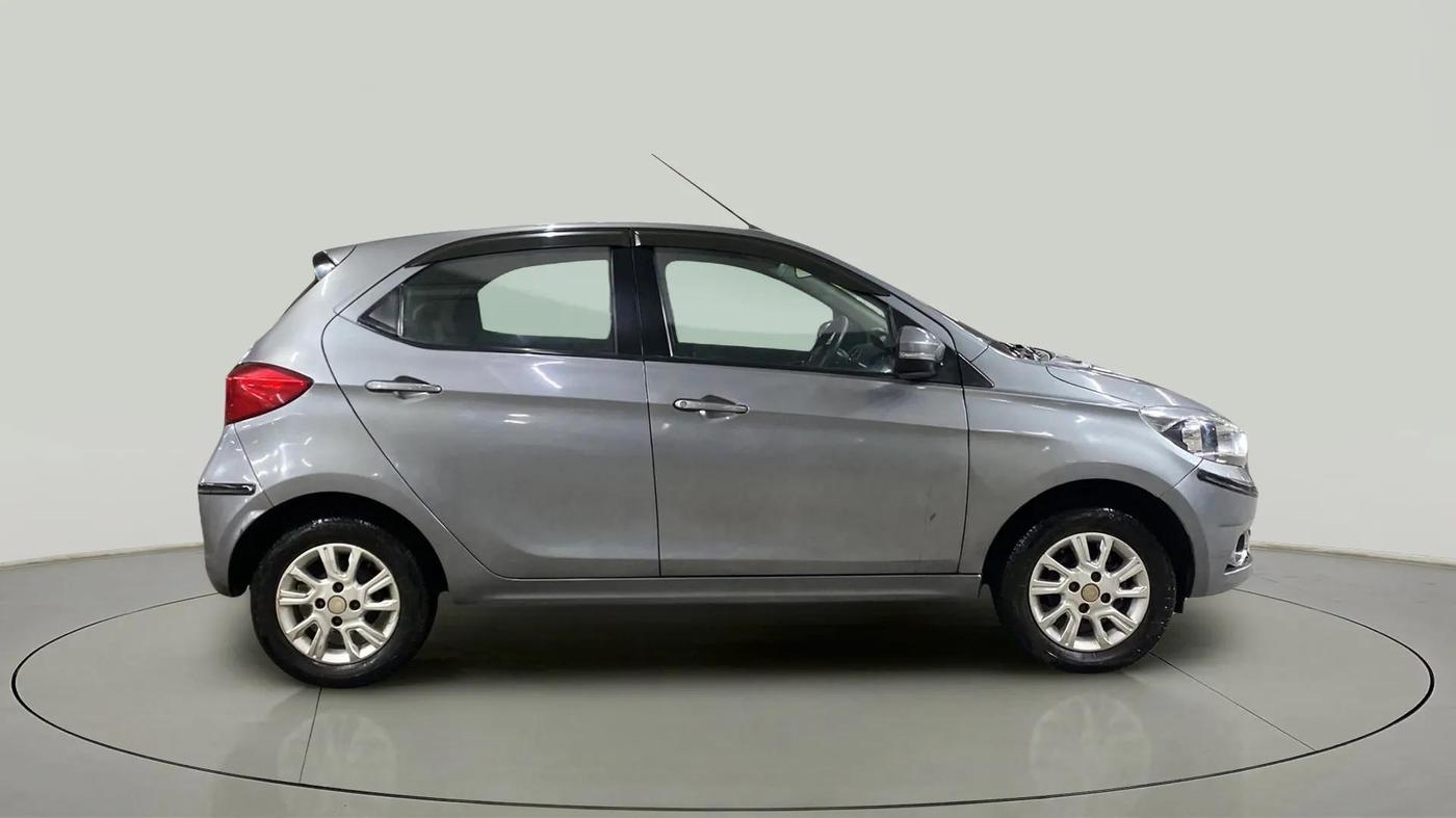 2018 Tata Tiago XZ PETROL, Petrol, Manual, 35,528 km, Right Side View