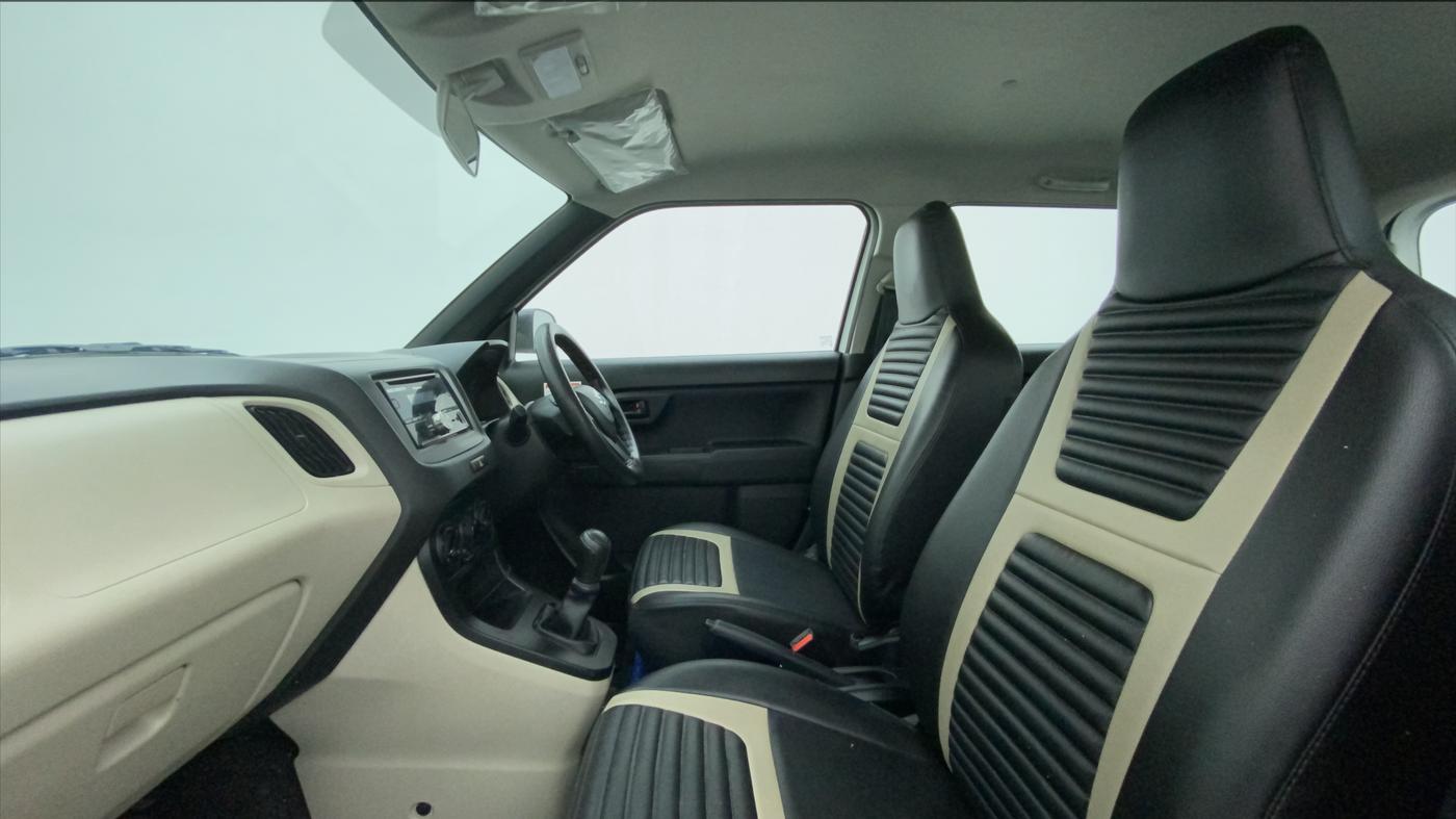 2021 Maruti New Wagon-R LXI CNG 1.0, CNG, Manual, 19,912 km, Right Side Front Door Cabin