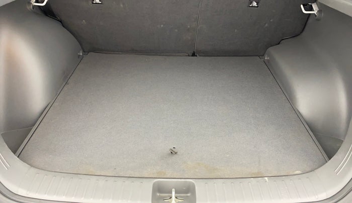 2024 Hyundai Creta S (O) 1.5 PETROL, Petrol, Manual, 20,495 km, Boot Inside