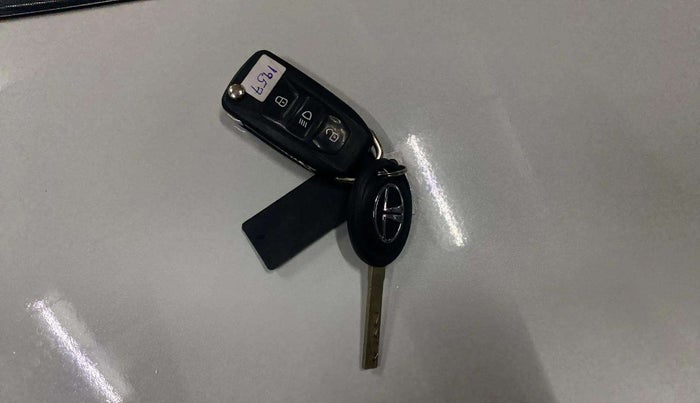 2019 Tata Tiago XZ PLUS PETROL, Petrol, Manual, 36,390 km, Key Close Up