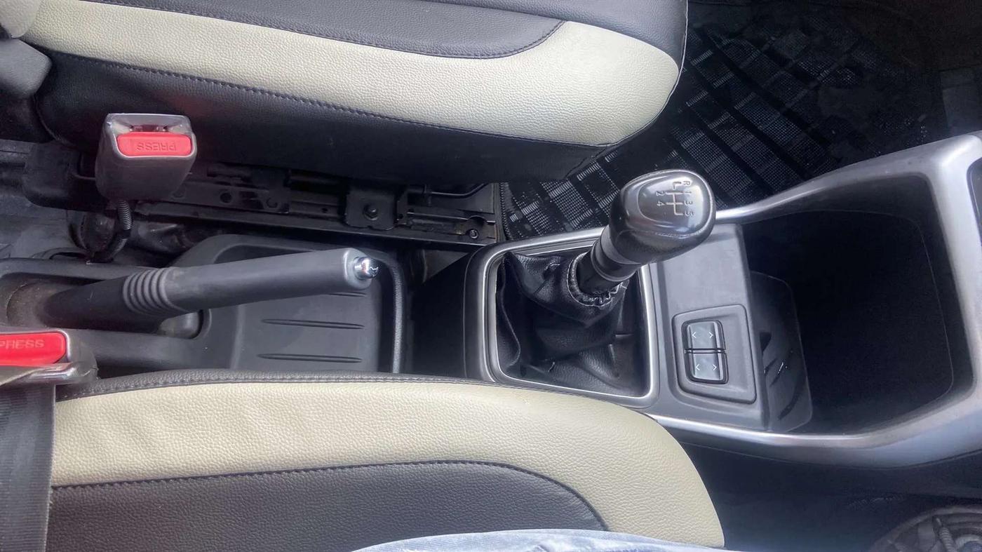2021 Datsun Redi Go T(O), Petrol, Manual, 32,576 km, Gear Lever