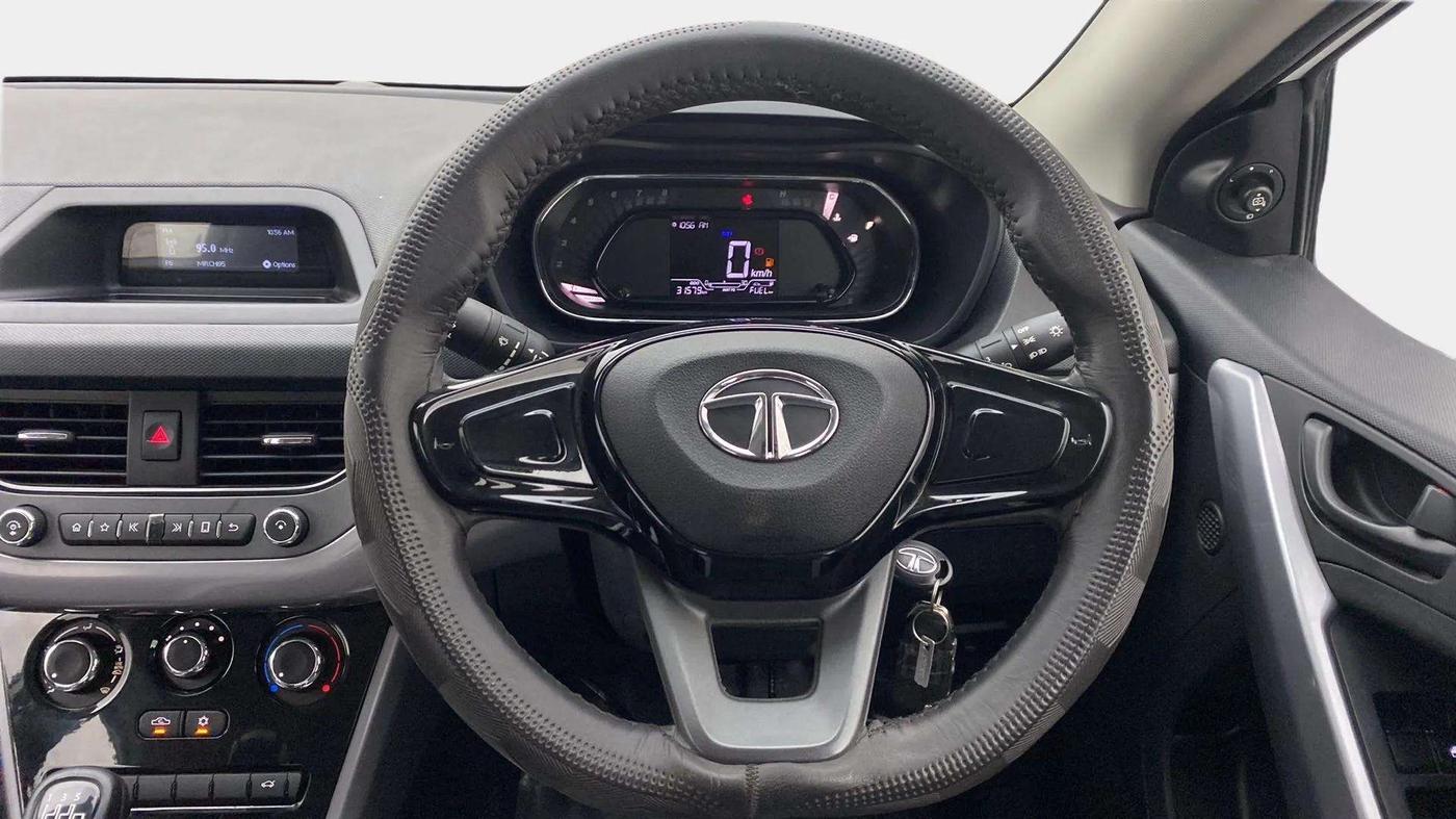 2022 Tata NEXON XM PETROL, Petrol, Manual, 31,582 km, Steering Wheel Close Up