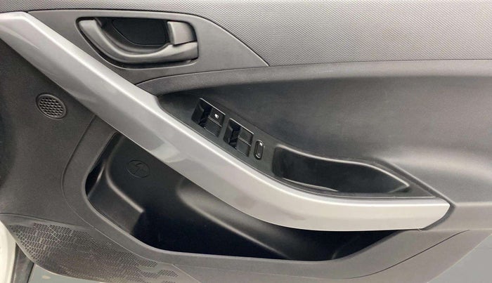 2022 Tata NEXON XM PETROL, Petrol, Manual, 31,582 km, Driver Side Door Panels Control