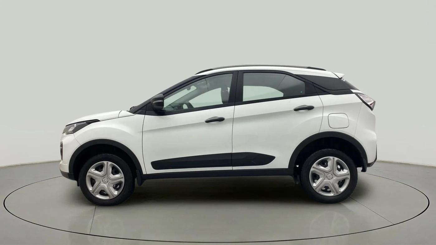 2022 Tata NEXON XM PETROL, Petrol, Manual, 31,582 km, Left Side