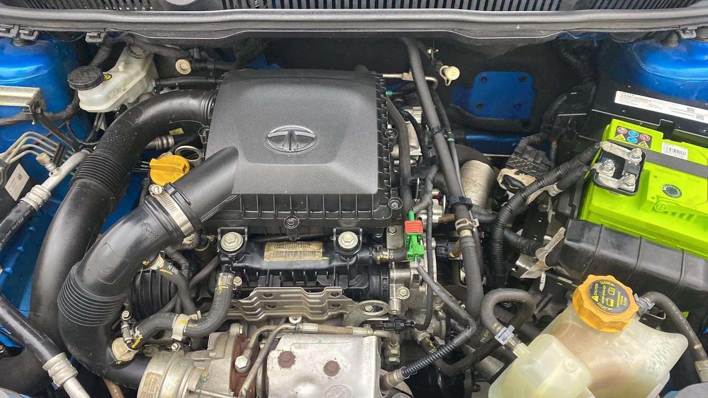 2019 Tata NEXON XT PLUS PETROL, Petrol, Manual, 33,613 km, Open Bonet