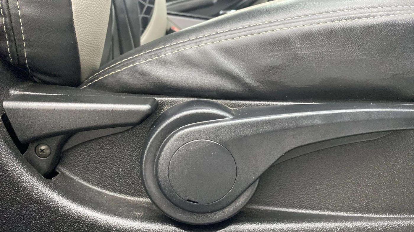 2019 Tata NEXON XT PLUS PETROL, Petrol, Manual, 33,613 km, Driver Side Adjustment Panel