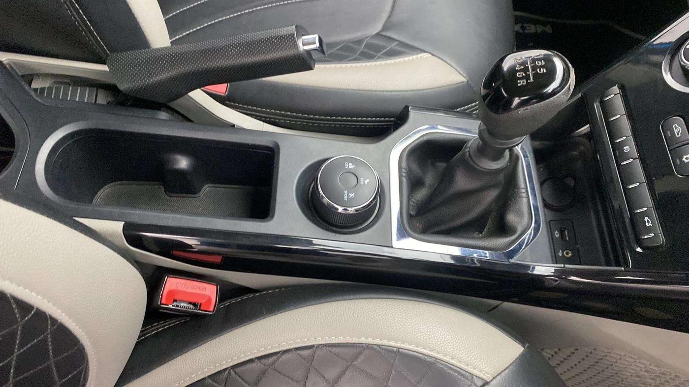 2019 Tata NEXON XT PLUS PETROL, Petrol, Manual, 33,613 km, Gear Lever