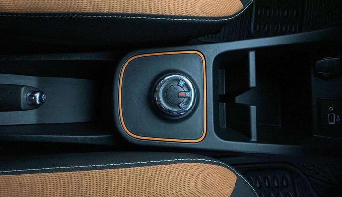 2021 Renault Kwid CLIMBER 1.0 AMT (O), Petrol, Automatic, 6,760 km, Gear Lever