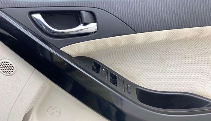 2021 Tata NEXON XZ PLUS PETROL SUNROOF, Petrol, Manual, 25,357 km, Driver Side Door Panels Control