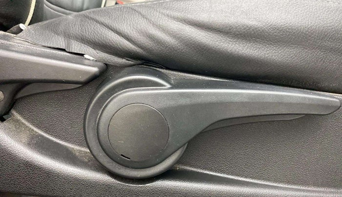 2021 Tata NEXON XZ PLUS PETROL SUNROOF, Petrol, Manual, 25,357 km, Driver Side Adjustment Panel