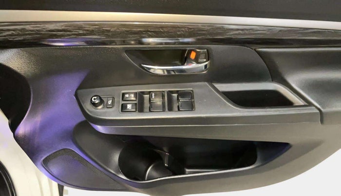 2021 Maruti XL6 ZETA MT, Petrol, Manual, 38,747 km, Driver Side Door Panels Control