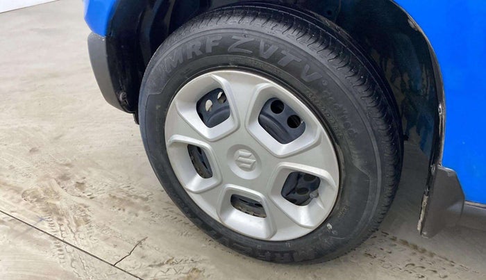 2019 Maruti S PRESSO VXI+, Petrol, Manual, 21,251 km, Left front tyre - Minor crack