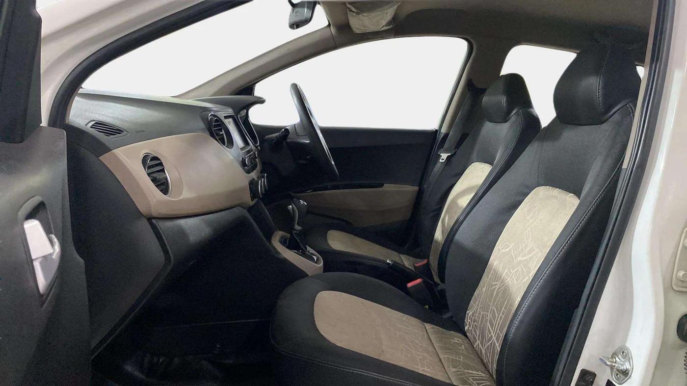 2017 Hyundai Grand i10 SPORTZ (O) AT 1.2 KAPPA VTVT, Petrol, Automatic, 75,628 km, Right Side Front Door Cabin