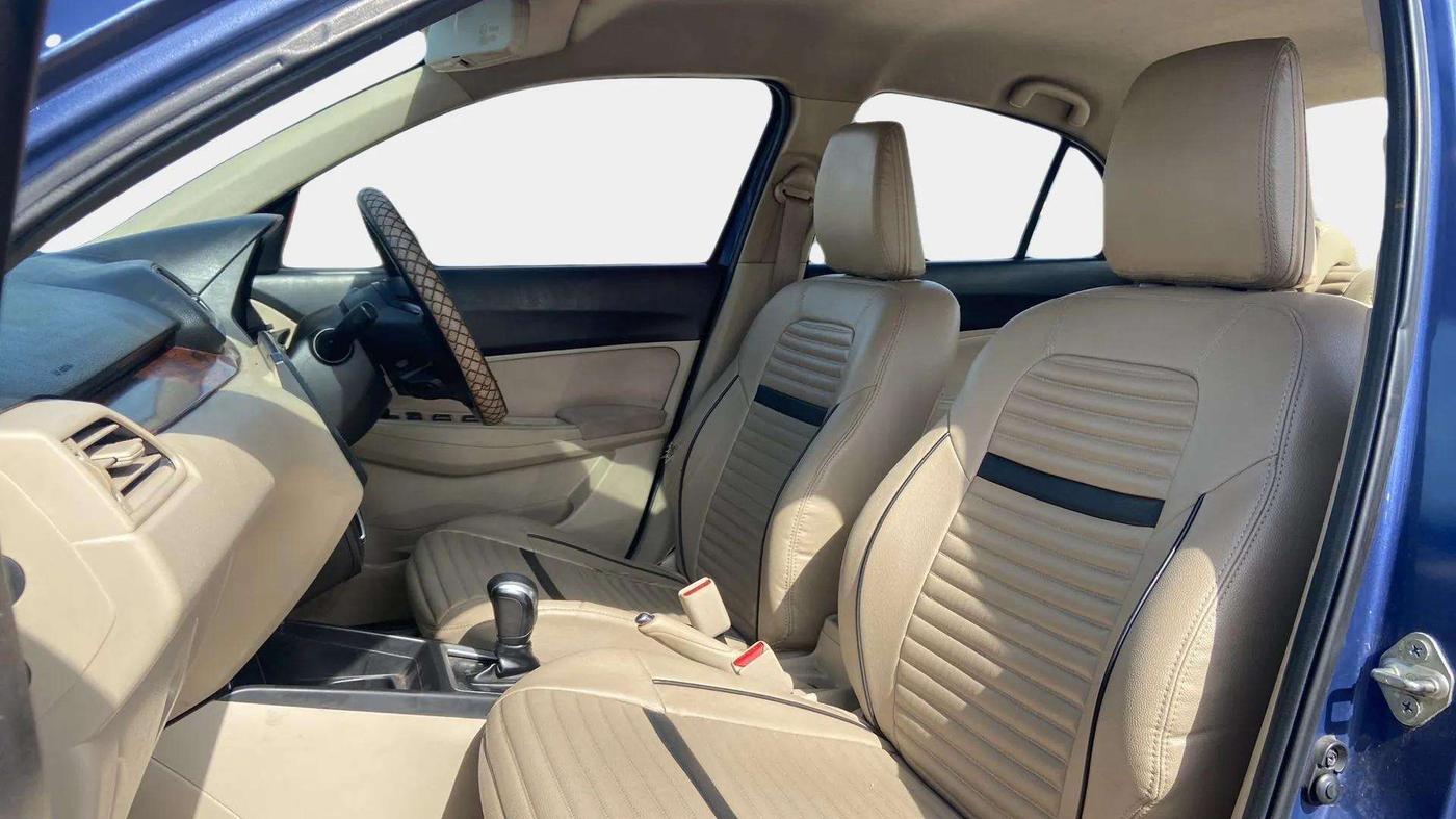 2018 Maruti Dzire VDI AMT, Diesel, Automatic, 87,299 km, Right Side Front Door Cabin